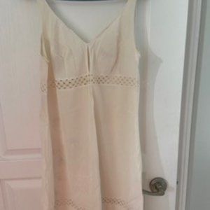 - St Michael cling resist Celon white slip bust 40 length 34" pit to pit 18"